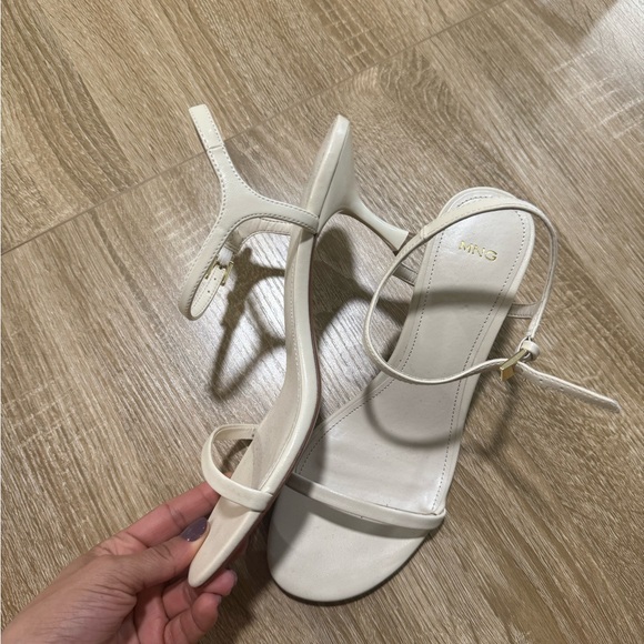 Mango - Picture 3 of 3